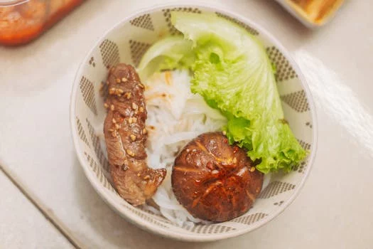 steak bowl with mexican rice salsa